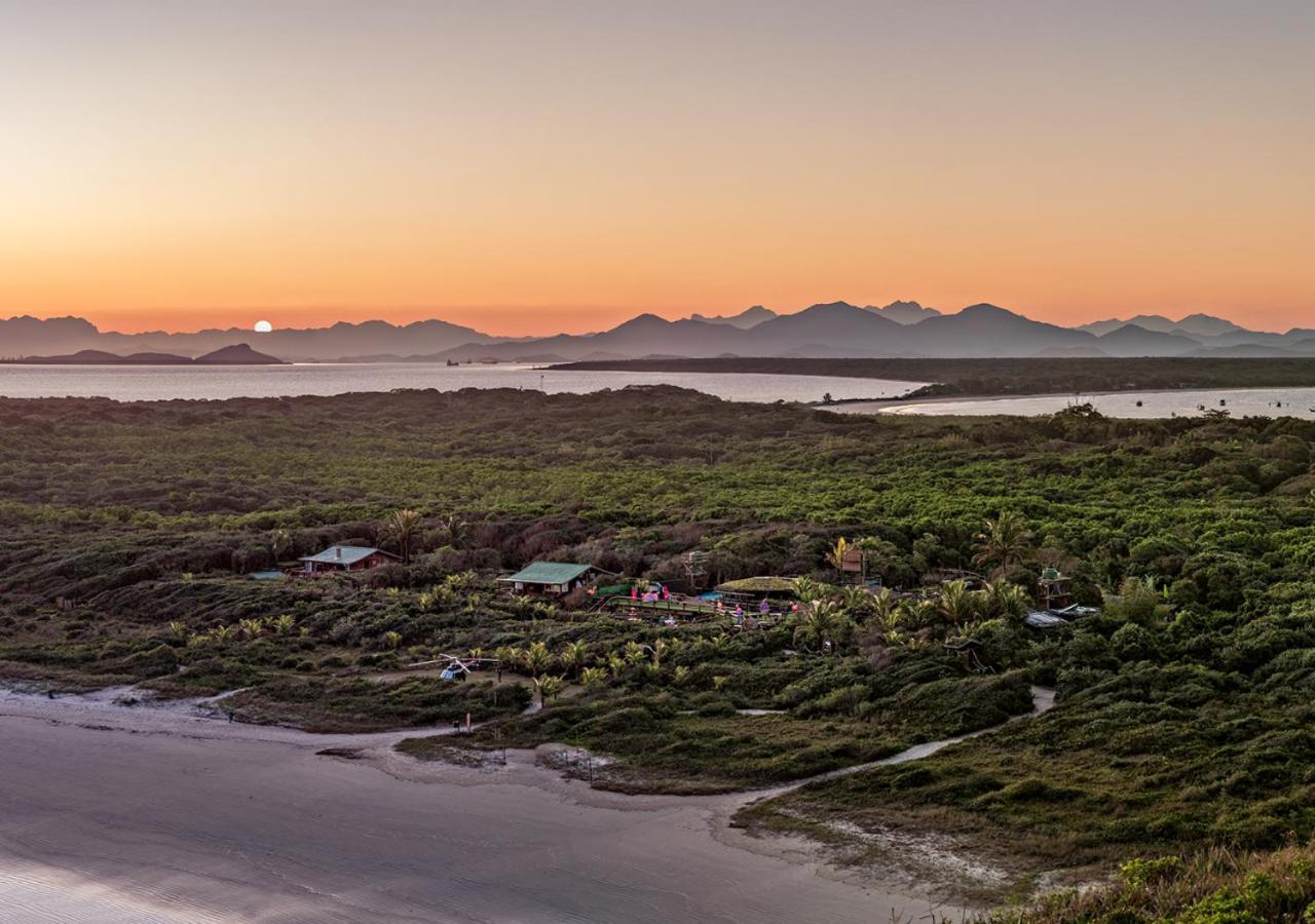 Grajagan Surf Resort Ilha do Mel Exterior photo
